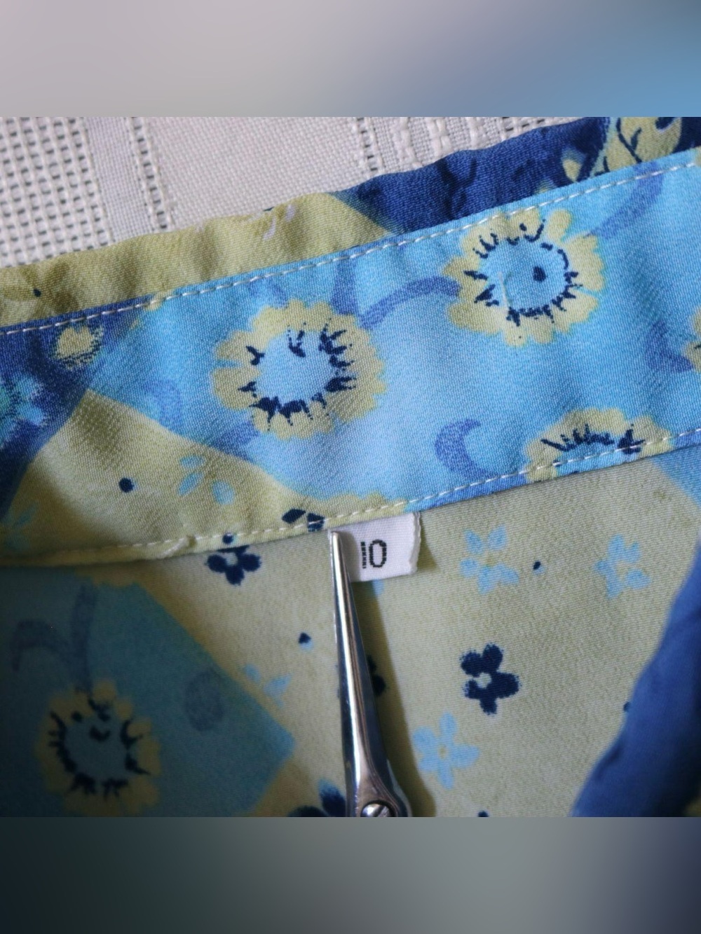 Blue floral patchwork patterned button down blouse - Picture 4 of 7
